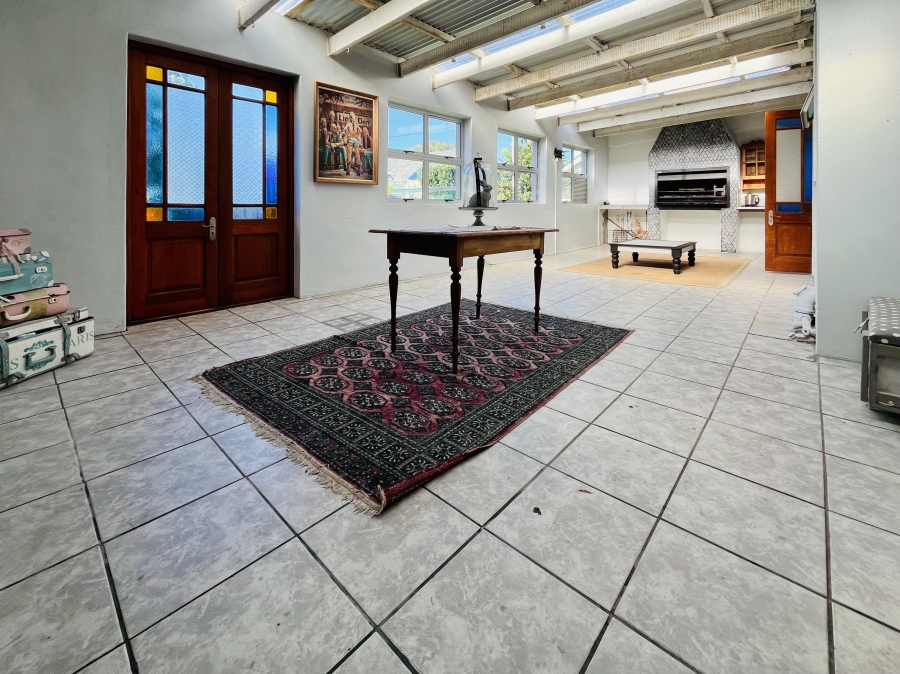 3 Bedroom Property for Sale in Sandbaai Western Cape